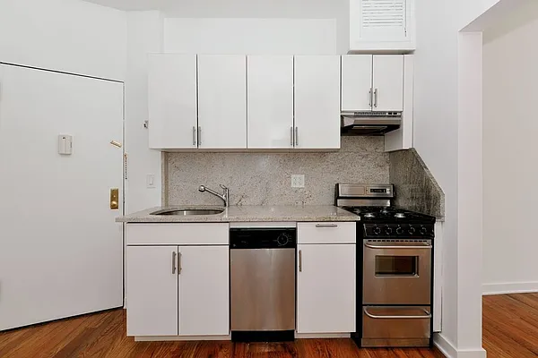 Rented by Aether Property Group | media 12