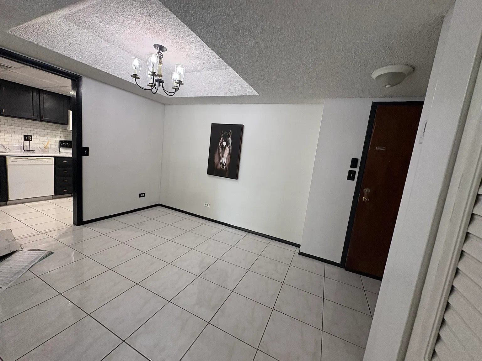 1 bed, 1.5 bath, 800 sqft, $1,550 — Photo 2