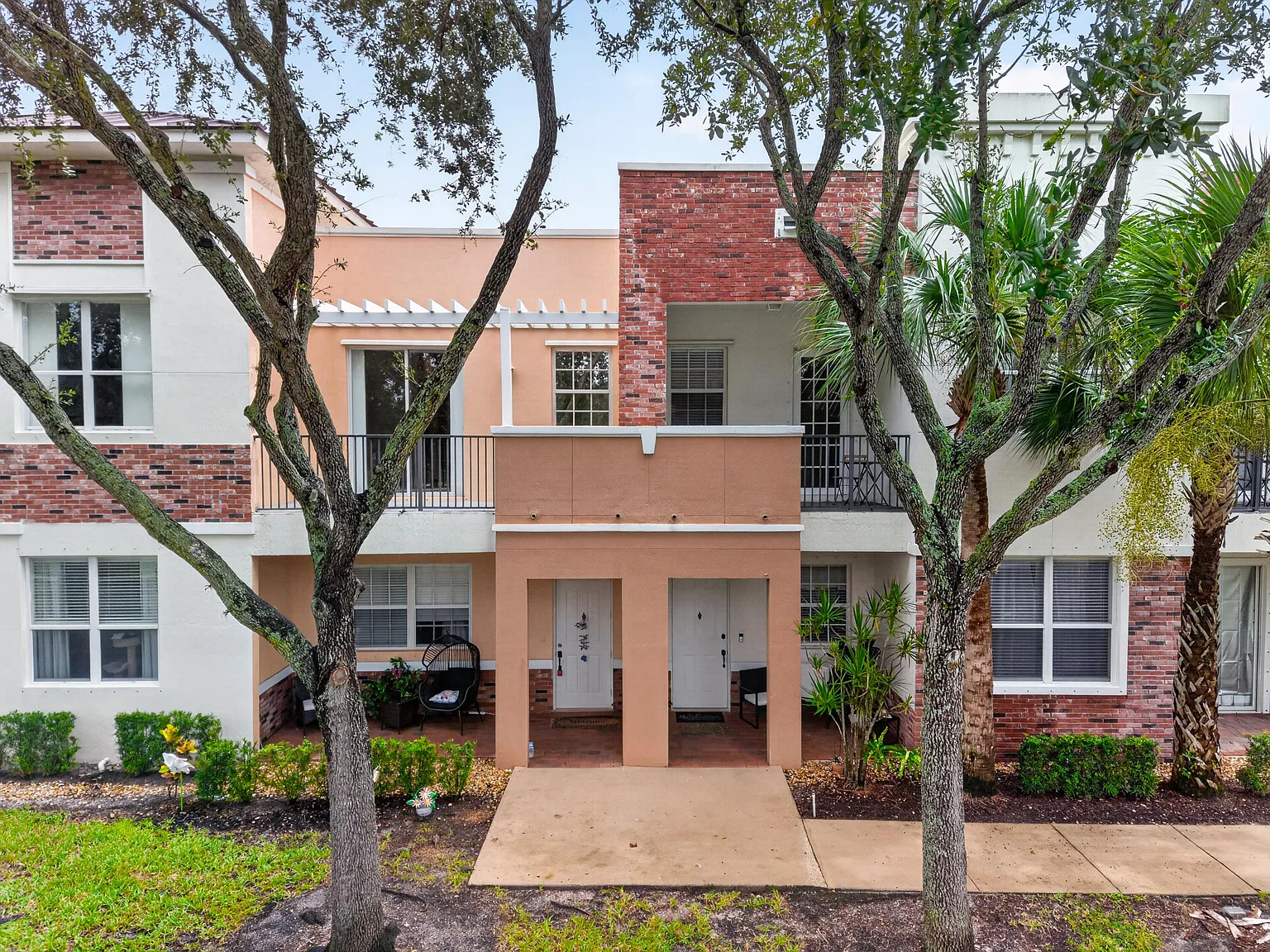 2 bed, 2.0 bath, 1448 sqft, $2,600 — Photo 3