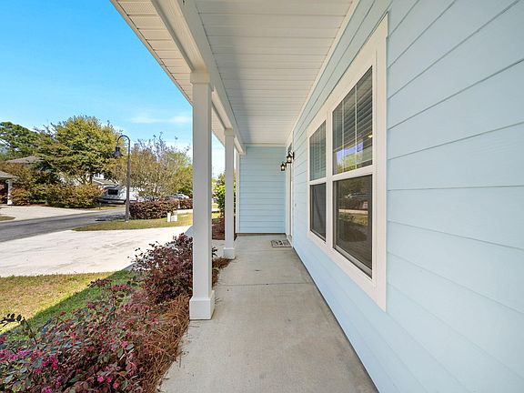 3rd image of 191 Water Oaks Loop