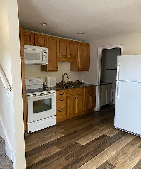 207 Deer St #B — Photo 2