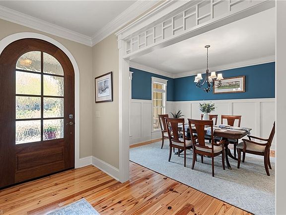 4th image of 1106 Riverbend Dr