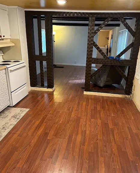 1942 Wentzel Ln #5 — Photo 3