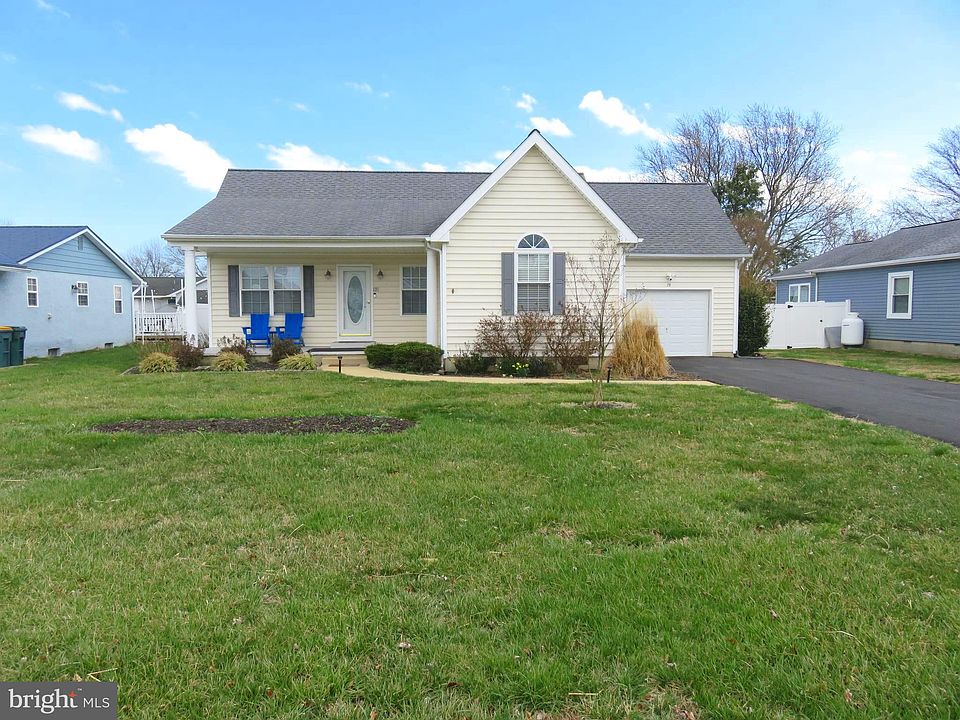 1st image of 28 Bryan Dr