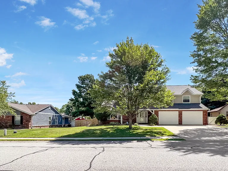 1026 Woodleaf Dr — Photo 8