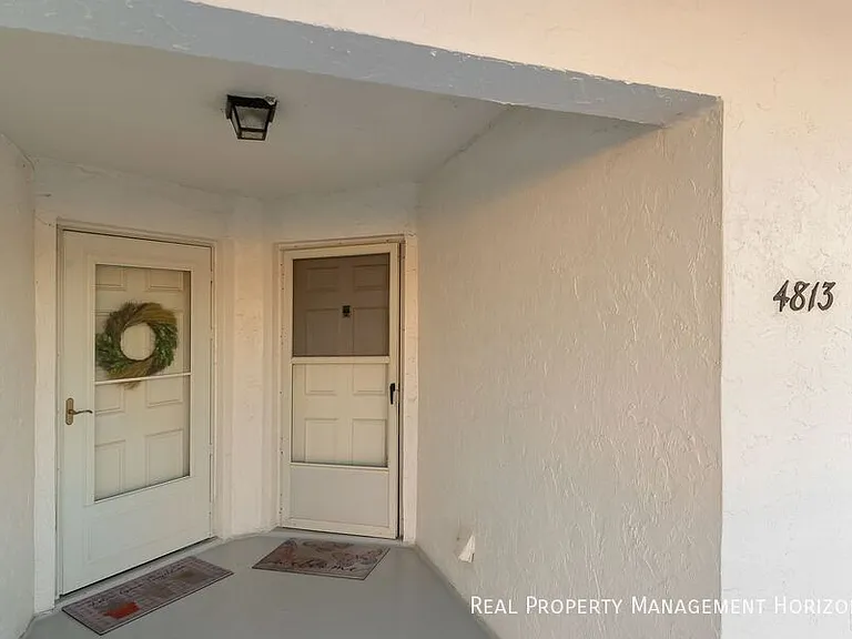 4813 Independence Dr — Photo 16