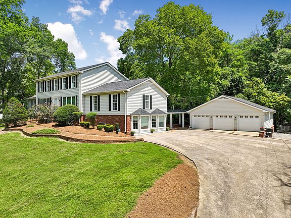 3rd image of 108 Wonder Valley Rd