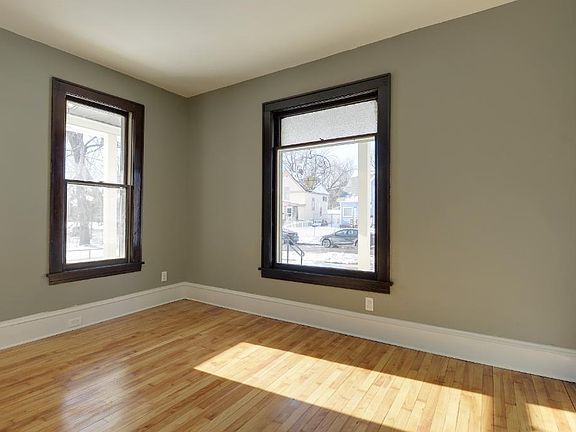 5th image of 3030 Russell Ave N