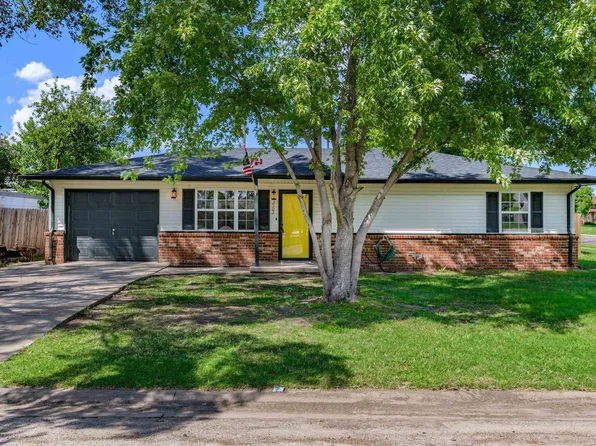 2502 W Hadden Ave, Wichita, KS 67217