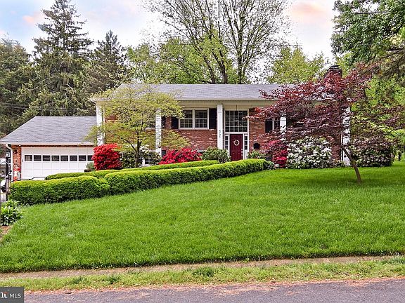 3rd image of 6735 Montour Dr