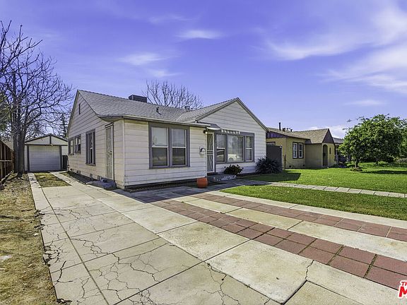 3rd image of 2901 California Ave
