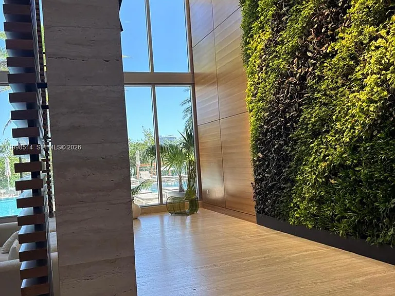 16385 Biscayne Blvd #2118 — Photo 7