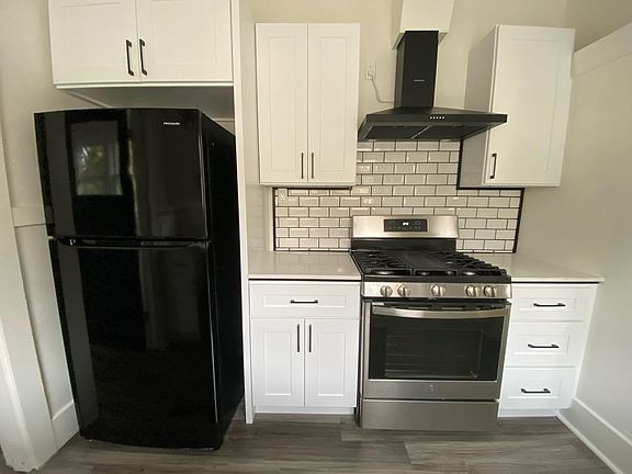 4th image of 1229 Lyons Ave