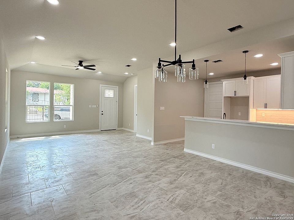 1st image of 419 N San Ignacio Ave
