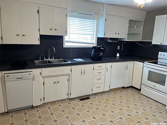 4th image of 101 2nd AVENUE E