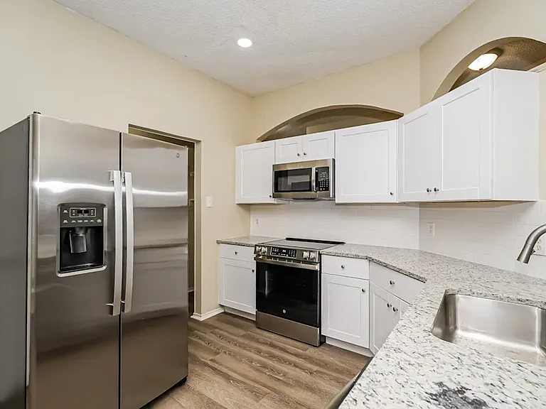 8732 Eaglestone Way — Photo 2