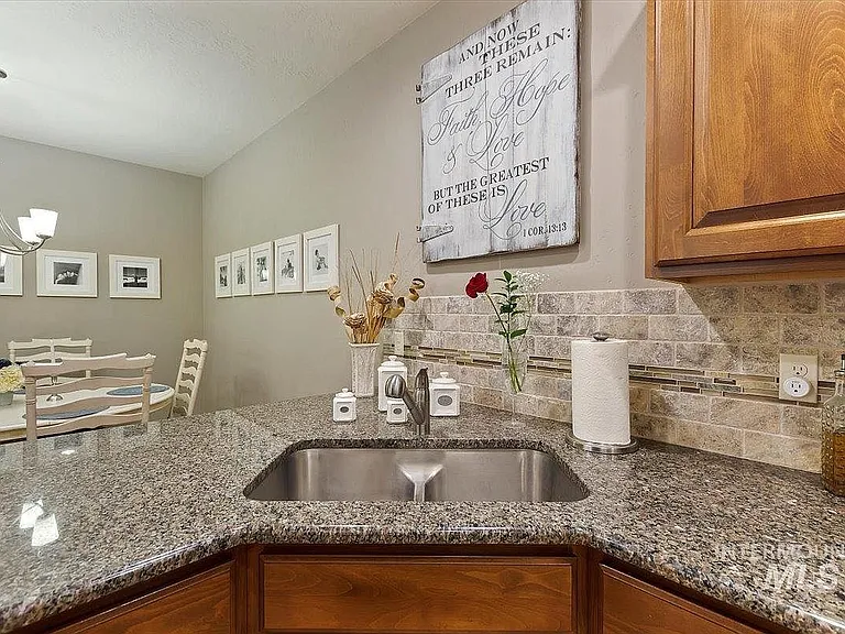 2549 E Satterfield St — Photo 28