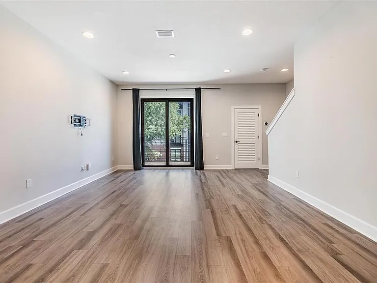 1302 W Carmen St #1 — Photo 5
