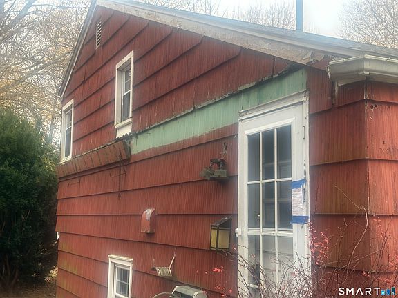 5th image of 779 Ellington Road