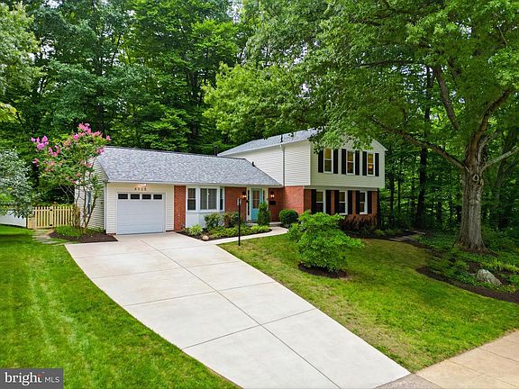 3rd image of 4908 Woodland Way