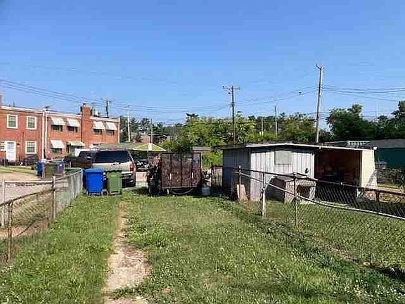 3rd image of 4930 Schaub Ave