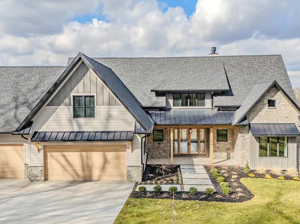 416 Rustic Hills Dr, Morgantown, WV 26508