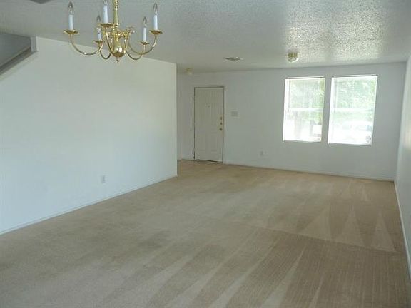 3rd image of 1100 Lowndes Ln