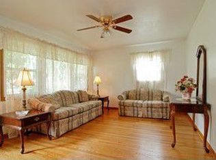 1332 Surrey Rd, Batavia, IL 60510