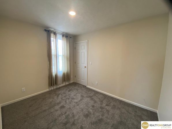 omaha-nebraska-442098574 picture