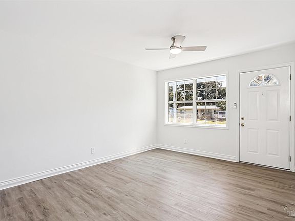 4th image of 1016 Fremont Ave