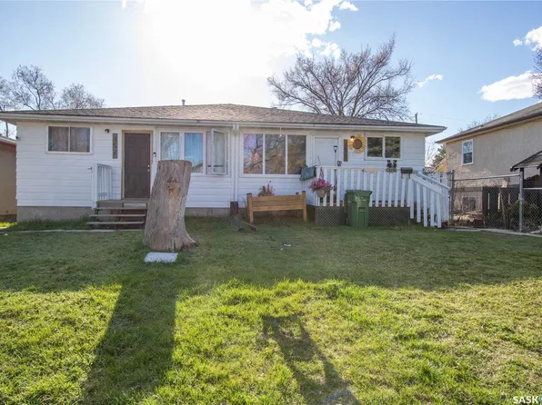 350 & 352 TORONTO Street, Regina, SK S4R 1M2