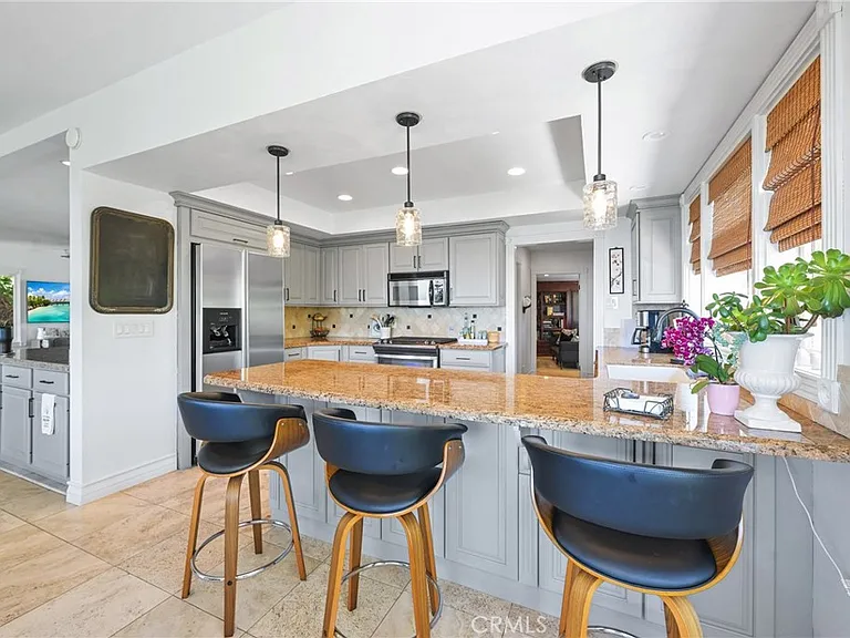 875 Coast View Dr — Photo 49