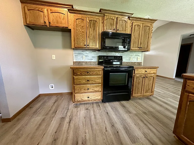 415 W Westgate Dr — Photo 4