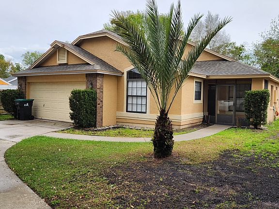 4th image of 385 River Chase Dr