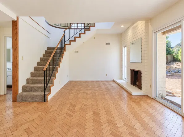 5672 Stresemann St, San Diego, CA 92122