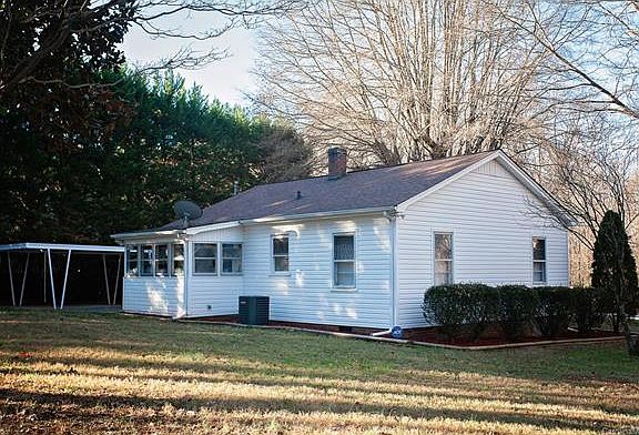 5th image of 2726 N Ashe Ave