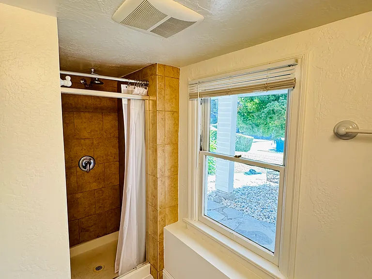 754 Slater St #B — Photo 8