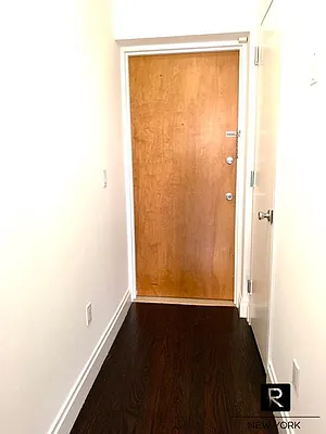 Sold by R New York | media 13