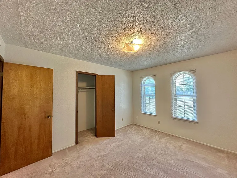 1602 Becker Dr — Photo 16
