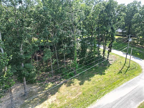 4th image of 103 South Village Ct