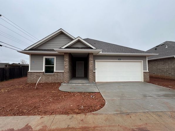 6808 Labelle Dr