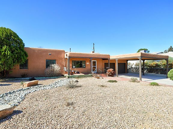 2nd image of 605 Ridgecrest Dr SE