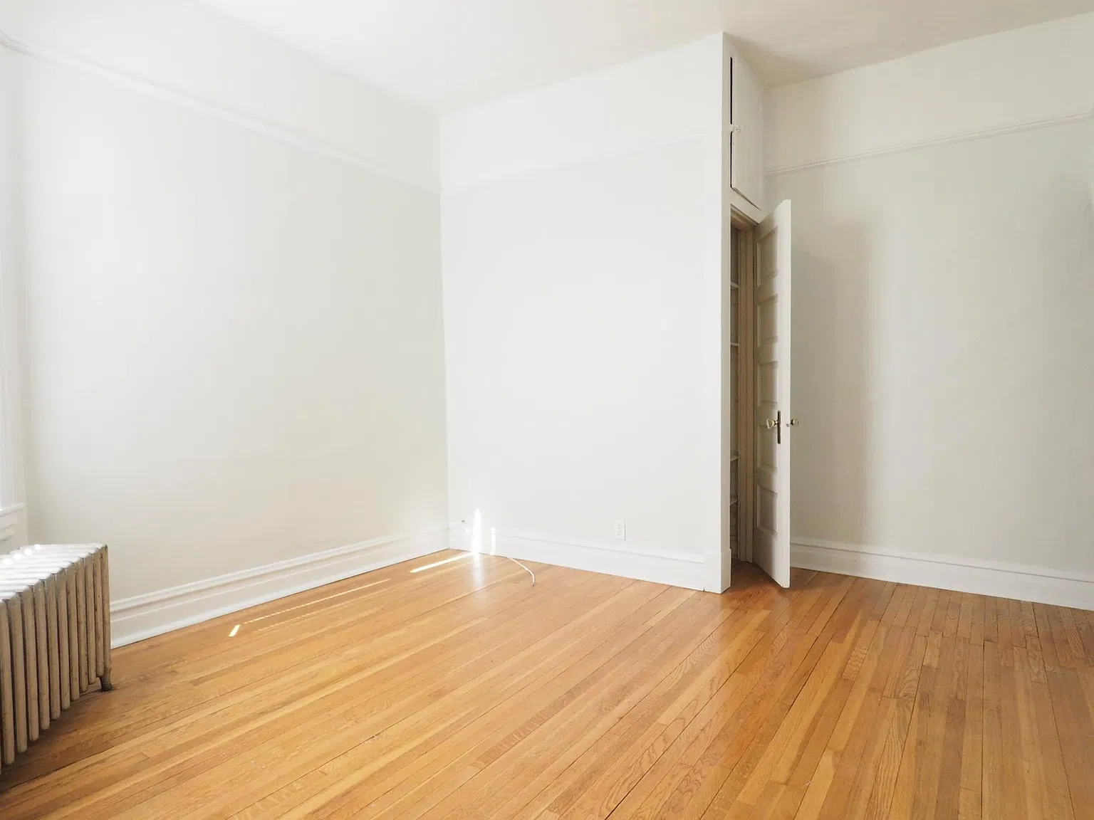 1 bed, 897 sqft, $1,700 — Photo 3