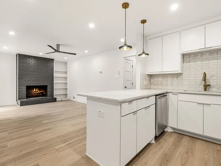 7537 Brentcove Cir — Photo 9