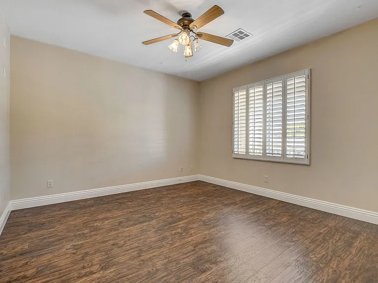408 Silver Prairie Ct — Photo 47