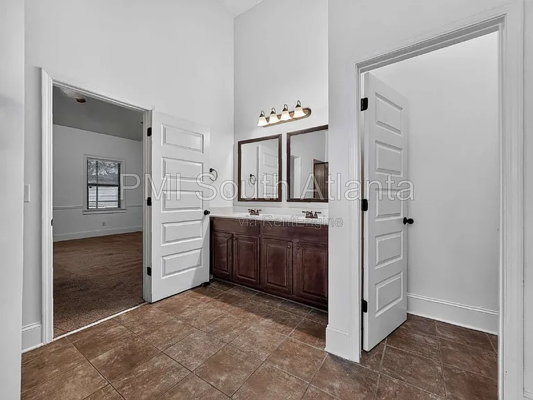 305 Legends Dr — Photo 24