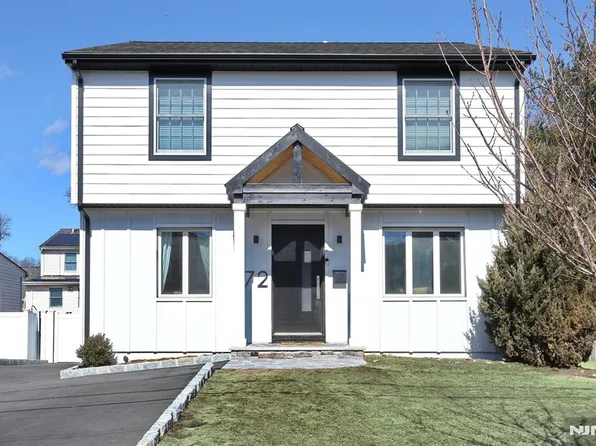 72 Fleetwood Rd, Dumont, NJ 07628