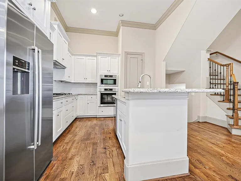 308 W Bell St — Photo 19