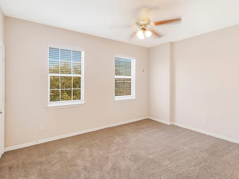 4908 Rushden Rd — Photo 21