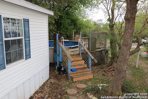 4th image of 346 County Road 574